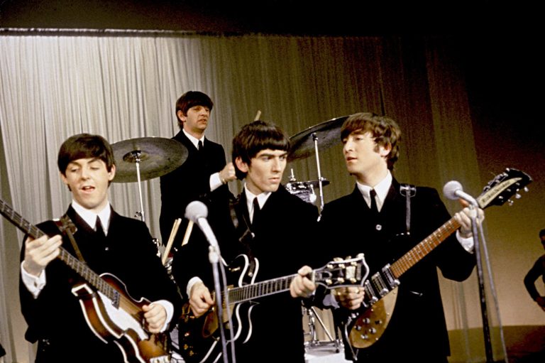 The Beatles va lansa un ultim disc, folosind vocea lui John Lennon