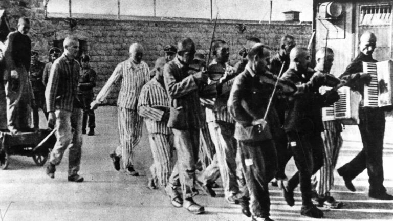 Muzica restaurată compusă de prizonierii de la Auschwitz a fost cântată în public