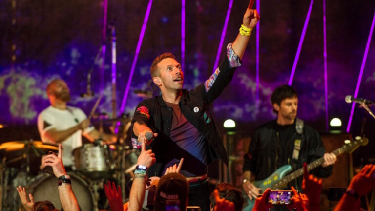 Coldplay revine în fruntea topurilor din SUA după un deceniu