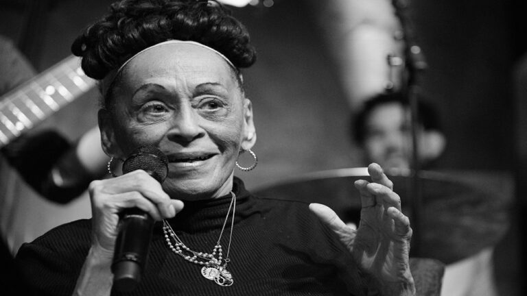 Cântăreaţa cubaneză Omara Portuondo îşi încheie cariera la vârsta de 93 de ani