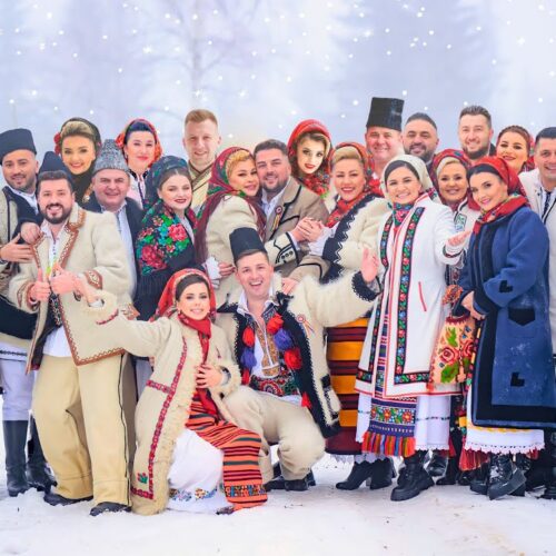 Georgiana Lobonț x Colindătorii României - Aprinde gazdă lampa [Versuri]