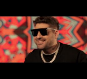 Ticy x Elys - Cum dă tare din motoare [Versuri]