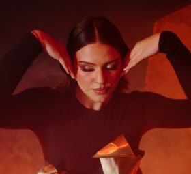 Daria Vejaa - Toată iubirea mea [Versuri]