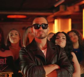Sonny Flame - Clubul ia foc [Versuri]