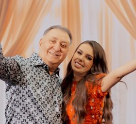 Vali Vijelie & Georgiana Lobonț - Dar lasă că-i bine [Versuri]