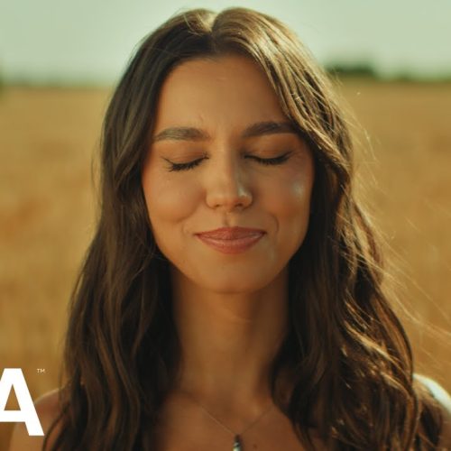 Mira - Cu tălpile goale [Versuri]