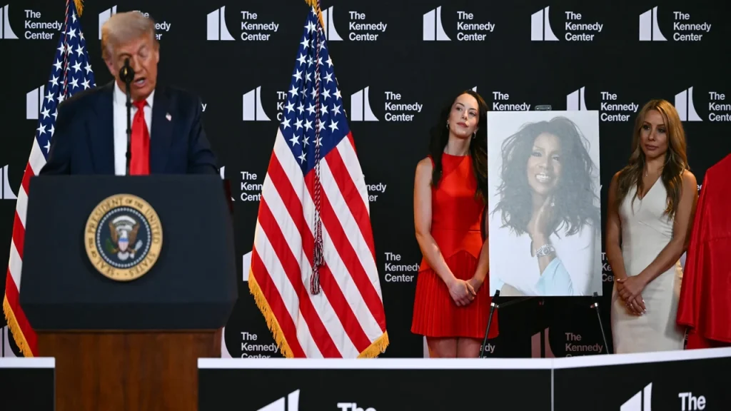 Donald Trump dezvăluie laureații Kennedy Center Honors 2025