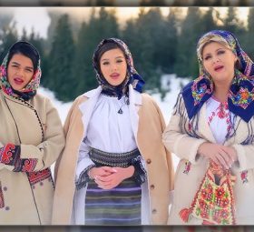 Alexia x Roberta și Sabina Leonte Alb - Altă dată de Crăciun [Versuri]