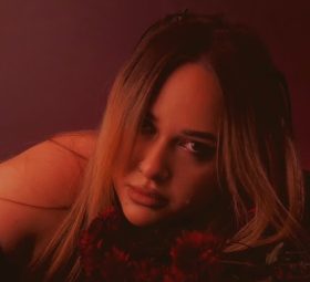 Aria Moon - Lasă-l să te uite [Versuri]