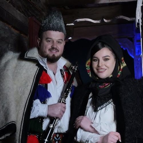 Dora Andreea - De Crăciun doru-i mai greu [Versuri]