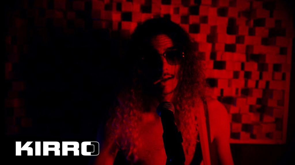 Kirro – Mă doare la banană [Versuri]