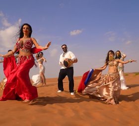Daiana - Bate toba oriental [Versuri]