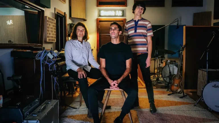 Voxtrot vor lansa albumul „Dreamers in Exile” la începutul anului 2026