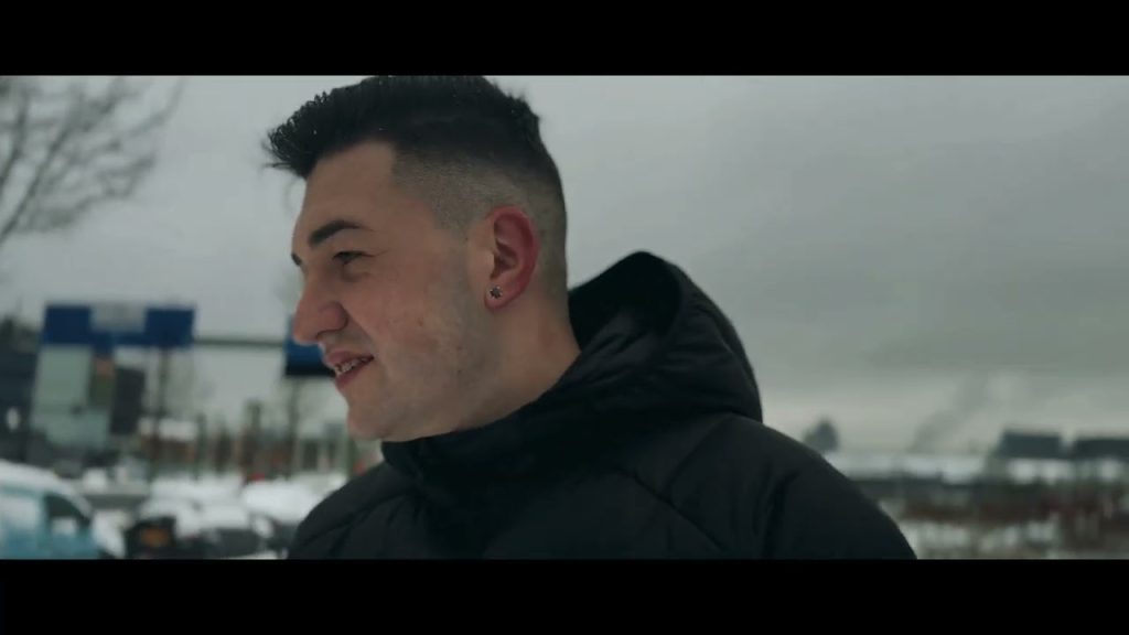 Yenic – Departe de casă [Versuri]