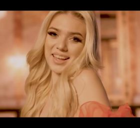 Giulia - Prima iubire nu se uită [Versuri]